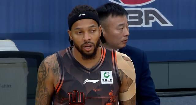 山东大胜南京，轻松斩获6连胜，高诗岩哑火，邱彪爱将爆发成奇兵